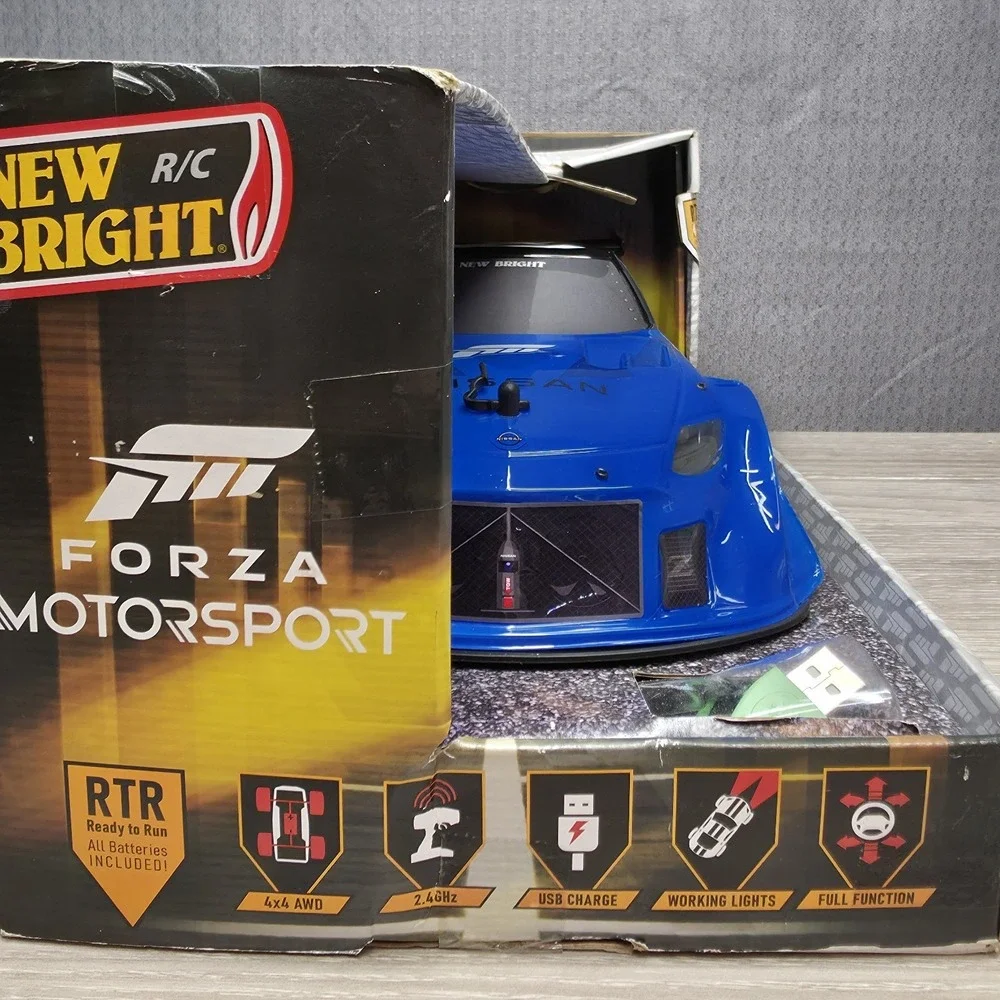 New Bright - RC Nissan Z Sportscar - Scale 1:14 - Blue (61432 U-2)
